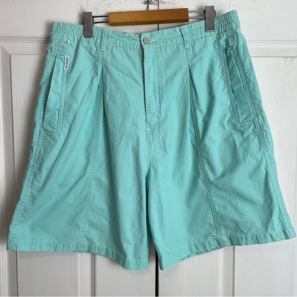 ⭐️FREE WITH PURCHASE⭐️ 
90s London Fog Shorts